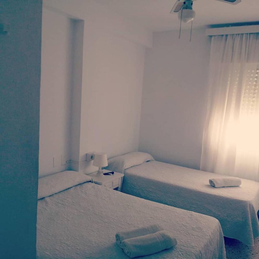 Готель Hostal La Parada Уельва Екстер'єр фото